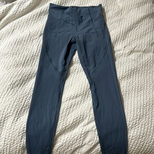 NWOT LULULEMON Blue high rise legging